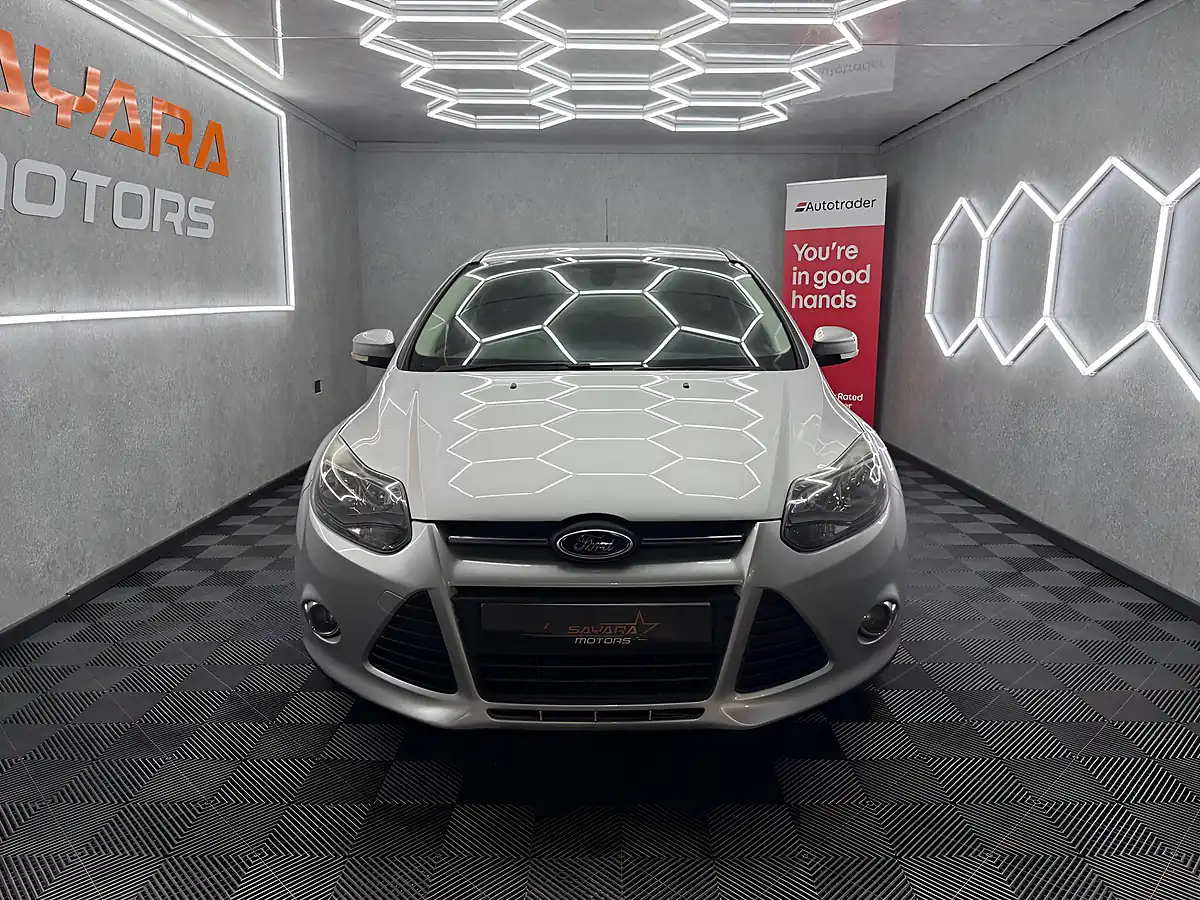 Used 2012 Ford Focus Zetec Silver - Interior and Exterior details 3