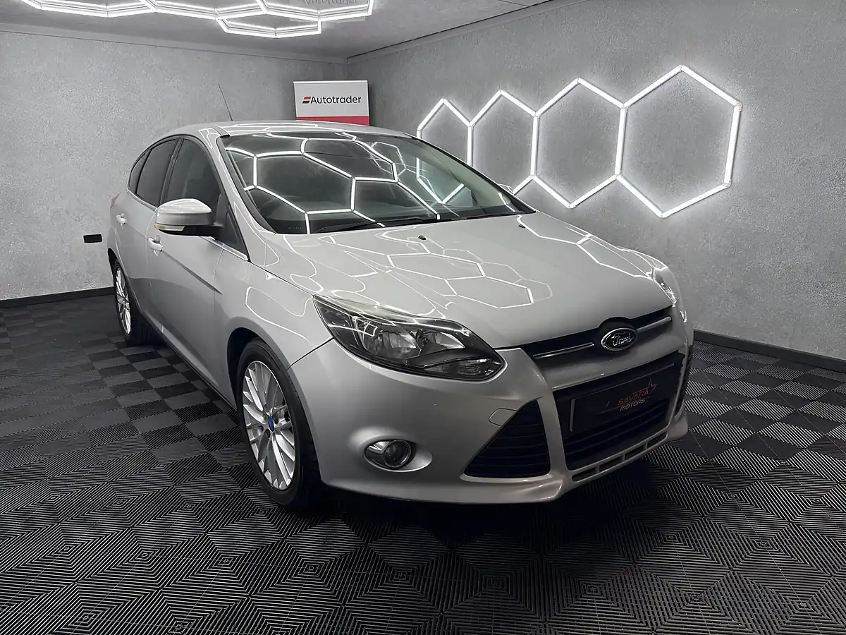 Used 2012 Ford Focus Zetec Silver - Interior and Exterior details 4