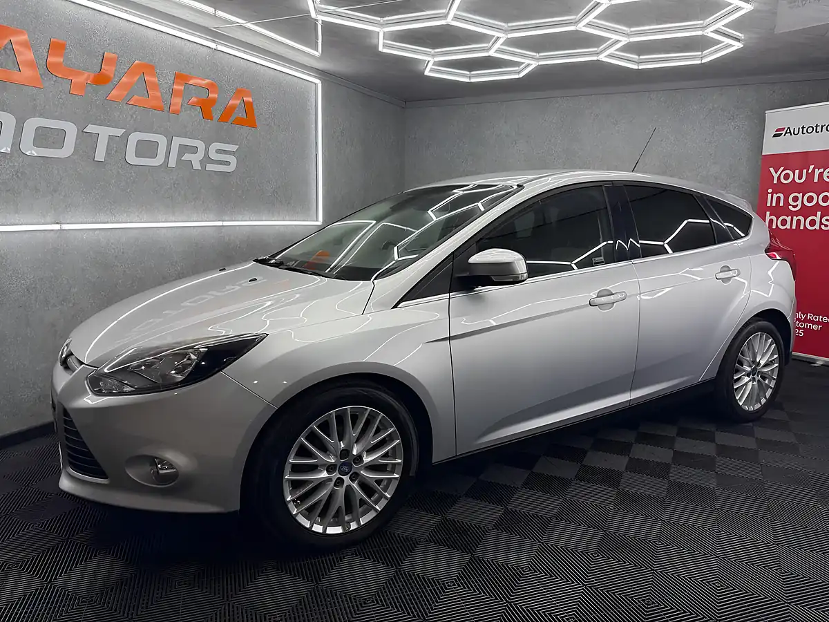 Used 2012 Ford Focus Zetec Silver - Interior and Exterior details 8