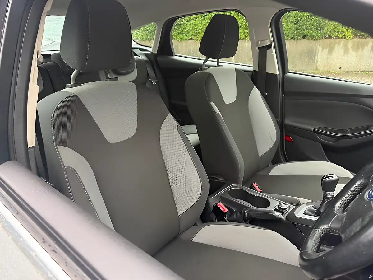 Used 2012 Ford Focus Zetec Silver - Interior and Exterior details 11