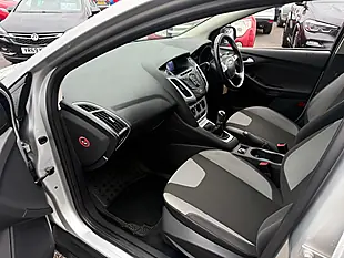 Used 2012 Ford Focus Zetec Silver - Interior and Exterior details 17