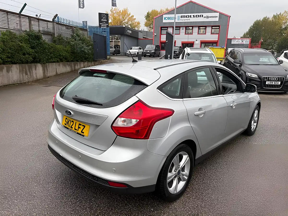 Used 2012 Ford Focus Zetec Silver - Interior and Exterior details 8