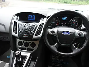 Used 2012 Ford Focus Zetec White - Interior and Exterior details 17