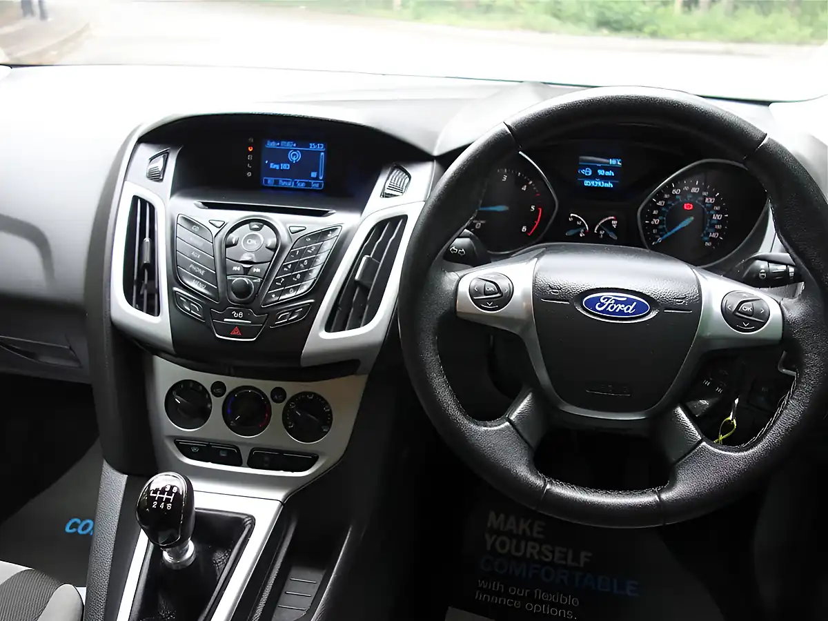 Used 2012 Ford Focus Zetec White - Interior and Exterior details 17