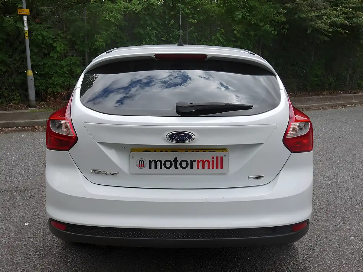 Used 2012 Ford Focus Zetec White - Interior and Exterior details 7