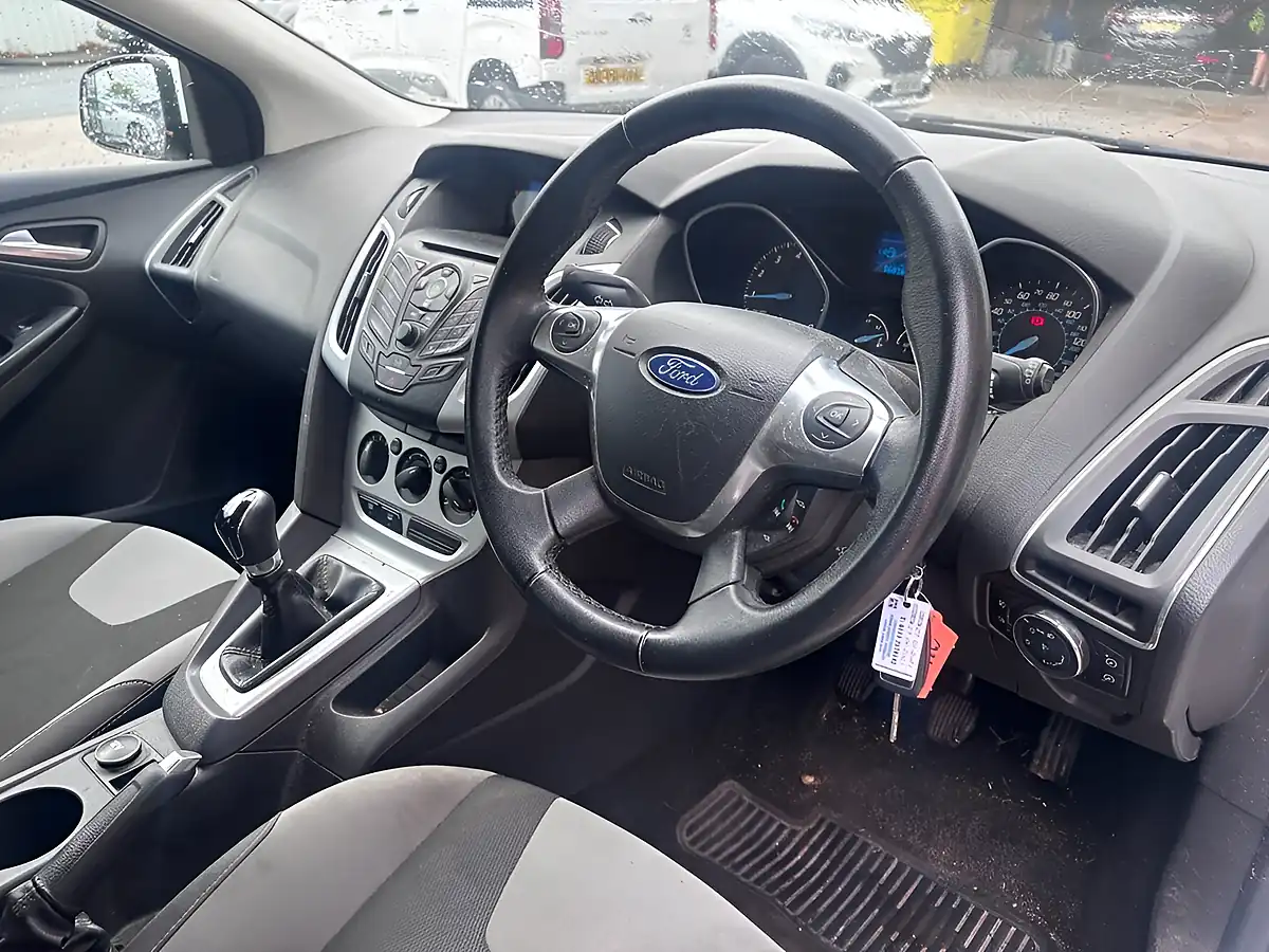 Used 2012 Ford Focus Zetec White - Interior and Exterior details 11