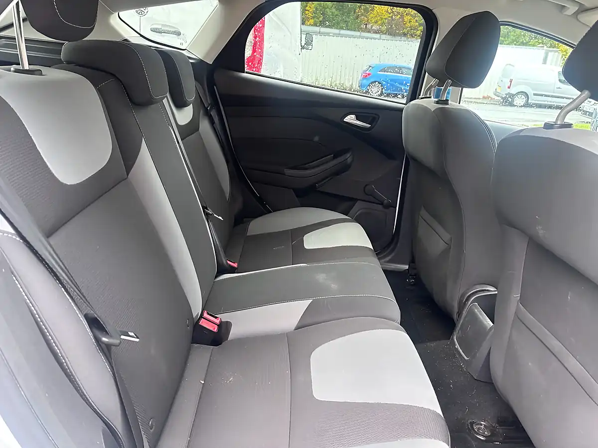 Used 2012 Ford Focus Zetec White - Interior and Exterior details 14