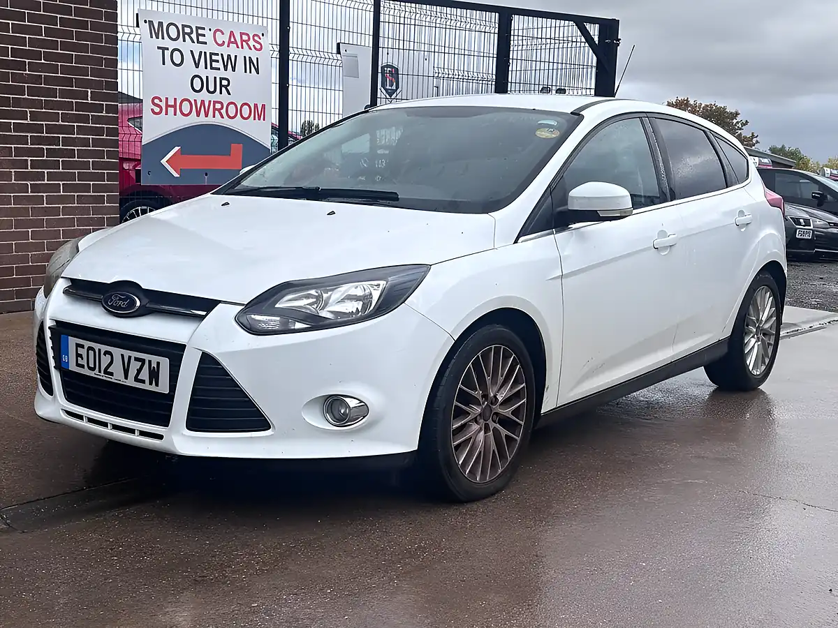 Used 2012 Ford Focus Zetec White - Interior and Exterior details 5