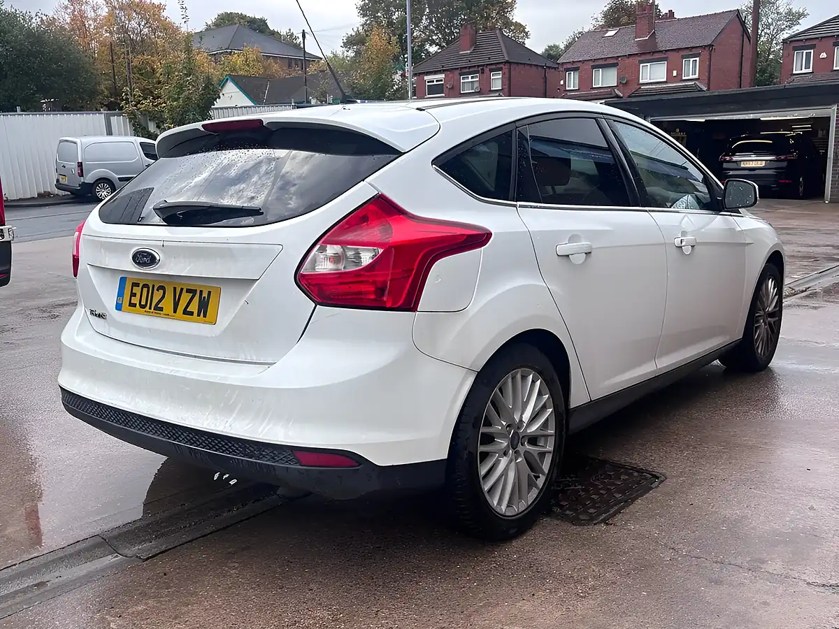 Used 2012 Ford Focus Zetec White - Interior and Exterior details 9