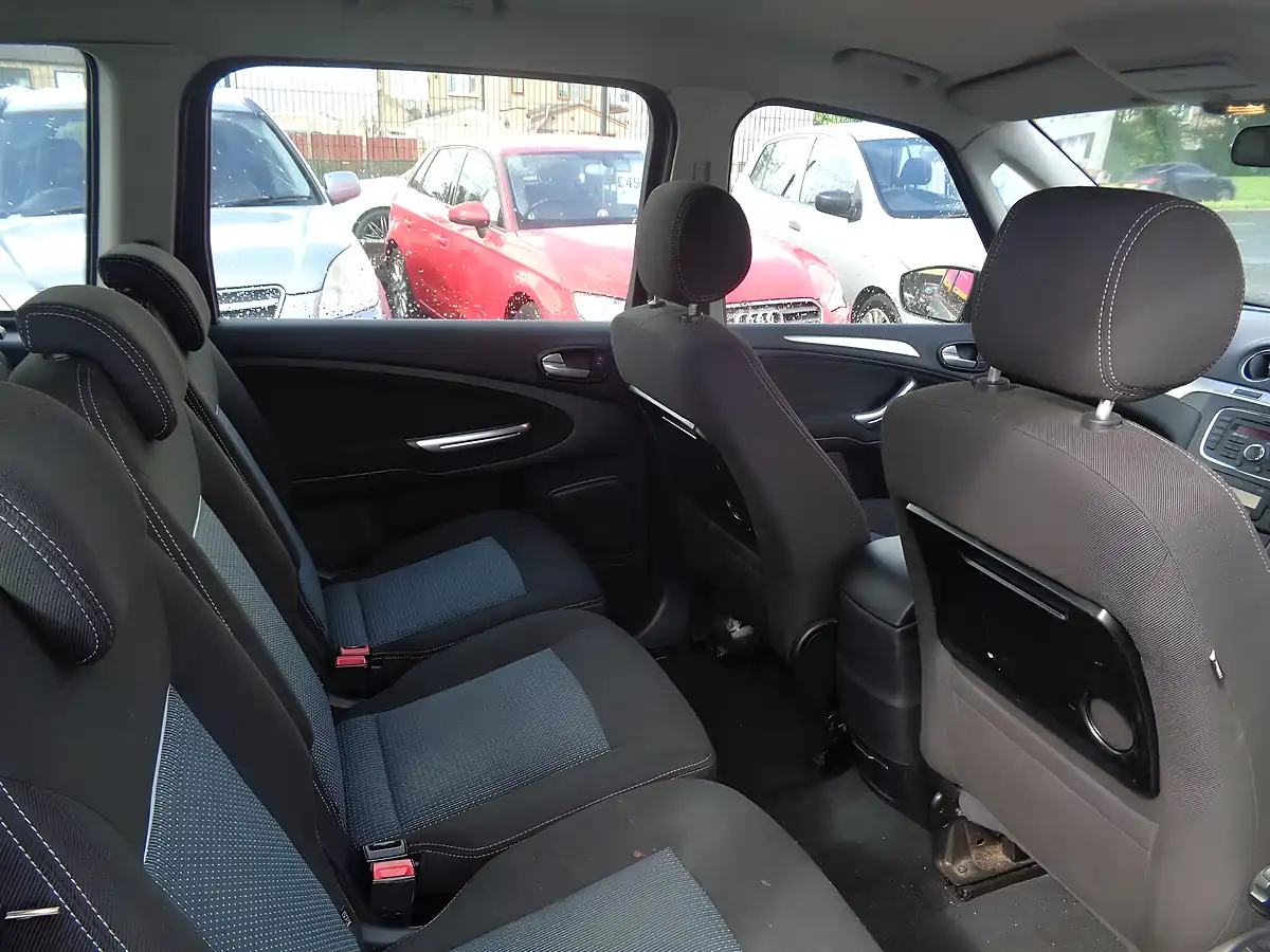 Used 2012 Ford Galaxy Zetec Silver - Interior and Exterior details 9