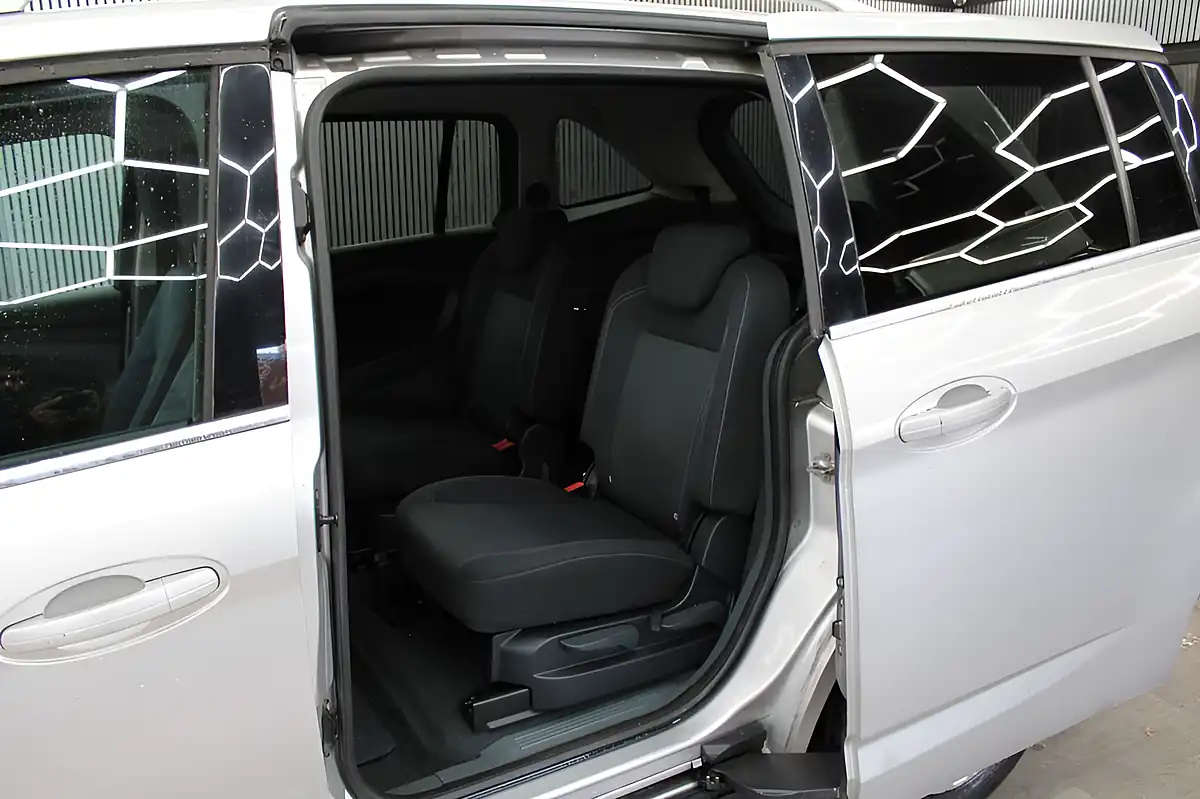 Used 2012 Ford Grand C-Max Titanium Silver - Interior and Exterior details 17
