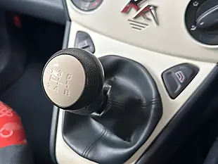 Used 2012 Ford Ka Edge Red - Interior and Exterior details 13