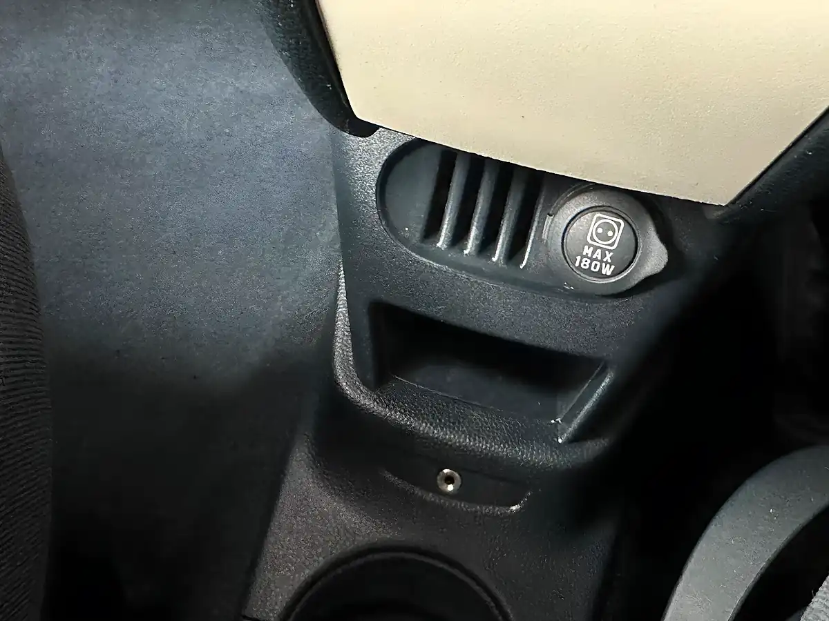 Used 2012 Ford Ka Edge Red - Interior and Exterior details 14