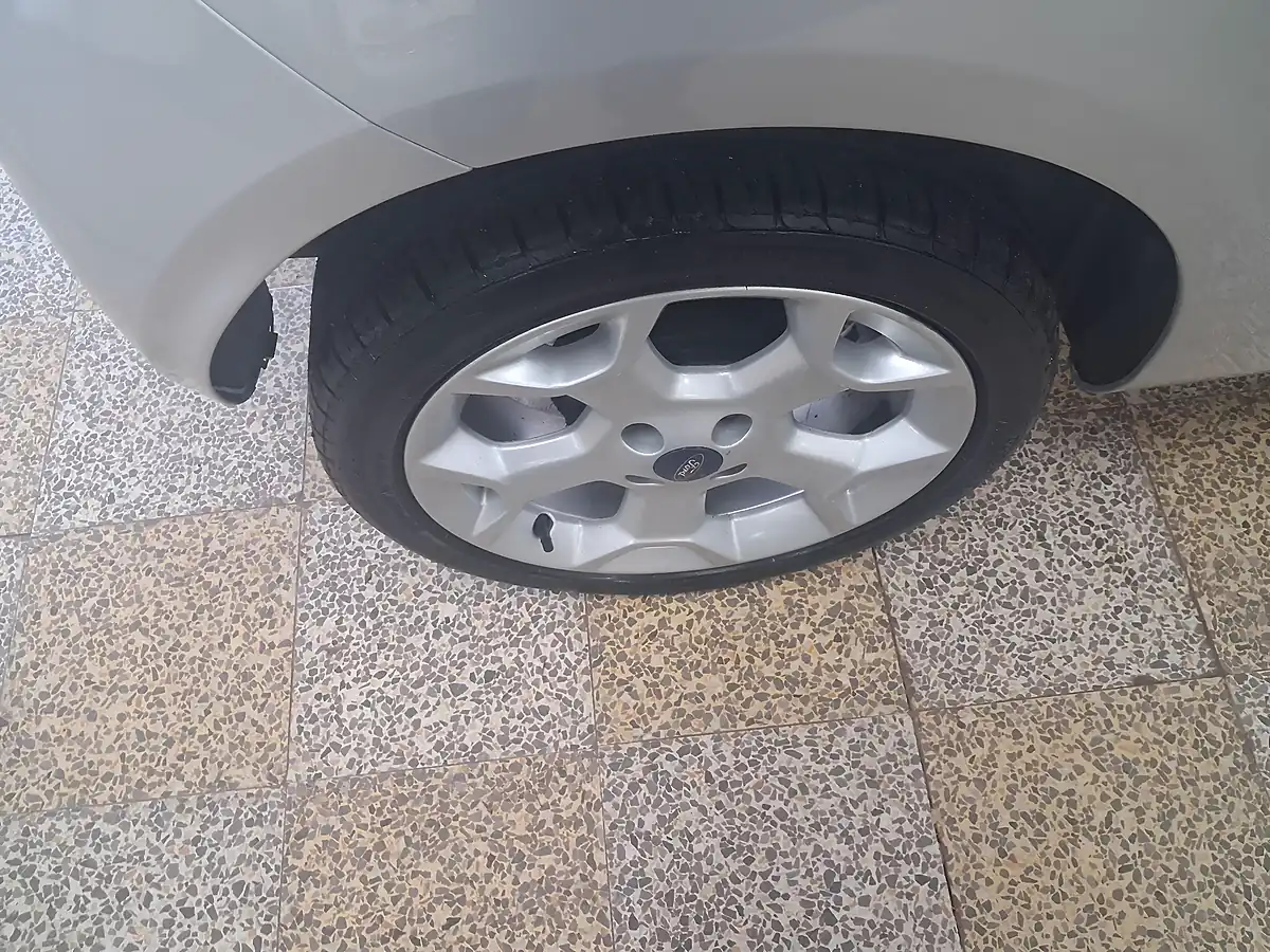 Used 2012 Ford Ka Metal Silver - Interior and Exterior details 7
