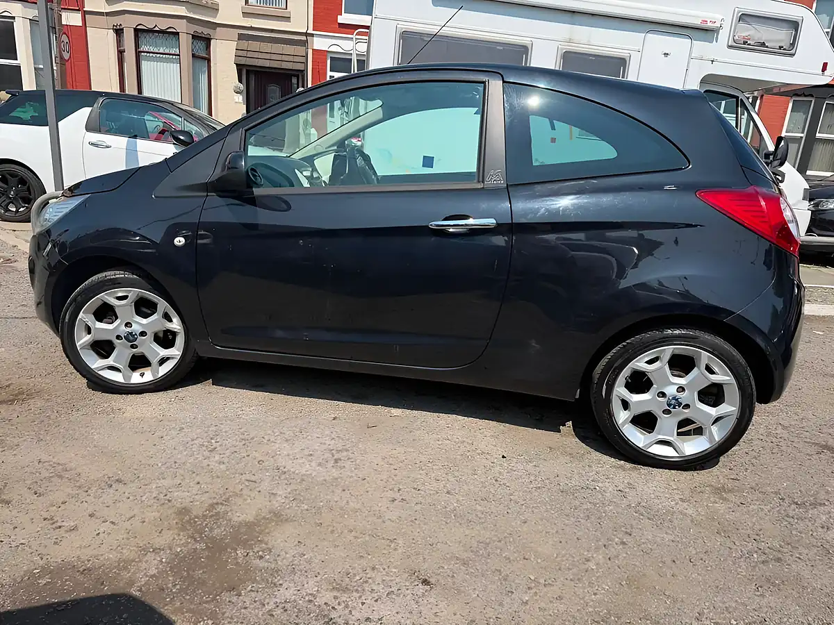 Used 2012 Ford Ka Titanium Black - Interior and Exterior details 6