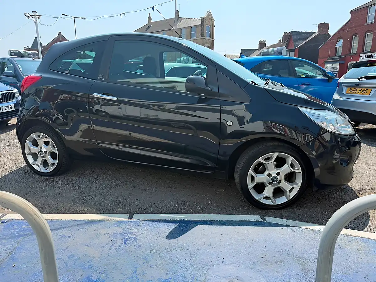 Used 2012 Ford Ka Titanium Black - Interior and Exterior details 7