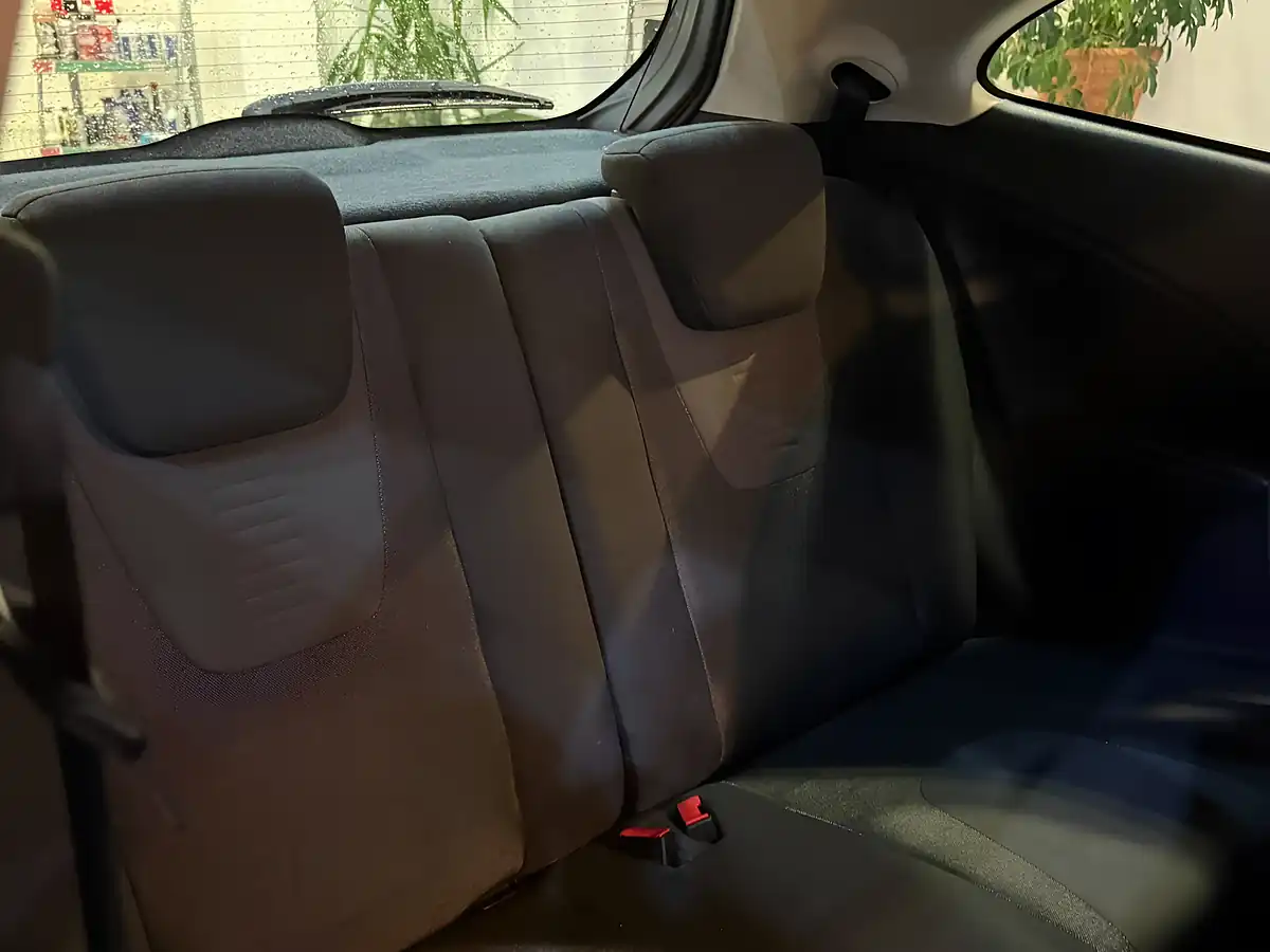Used 2012 Ford Ka Zetec Silver - Interior and Exterior details 14