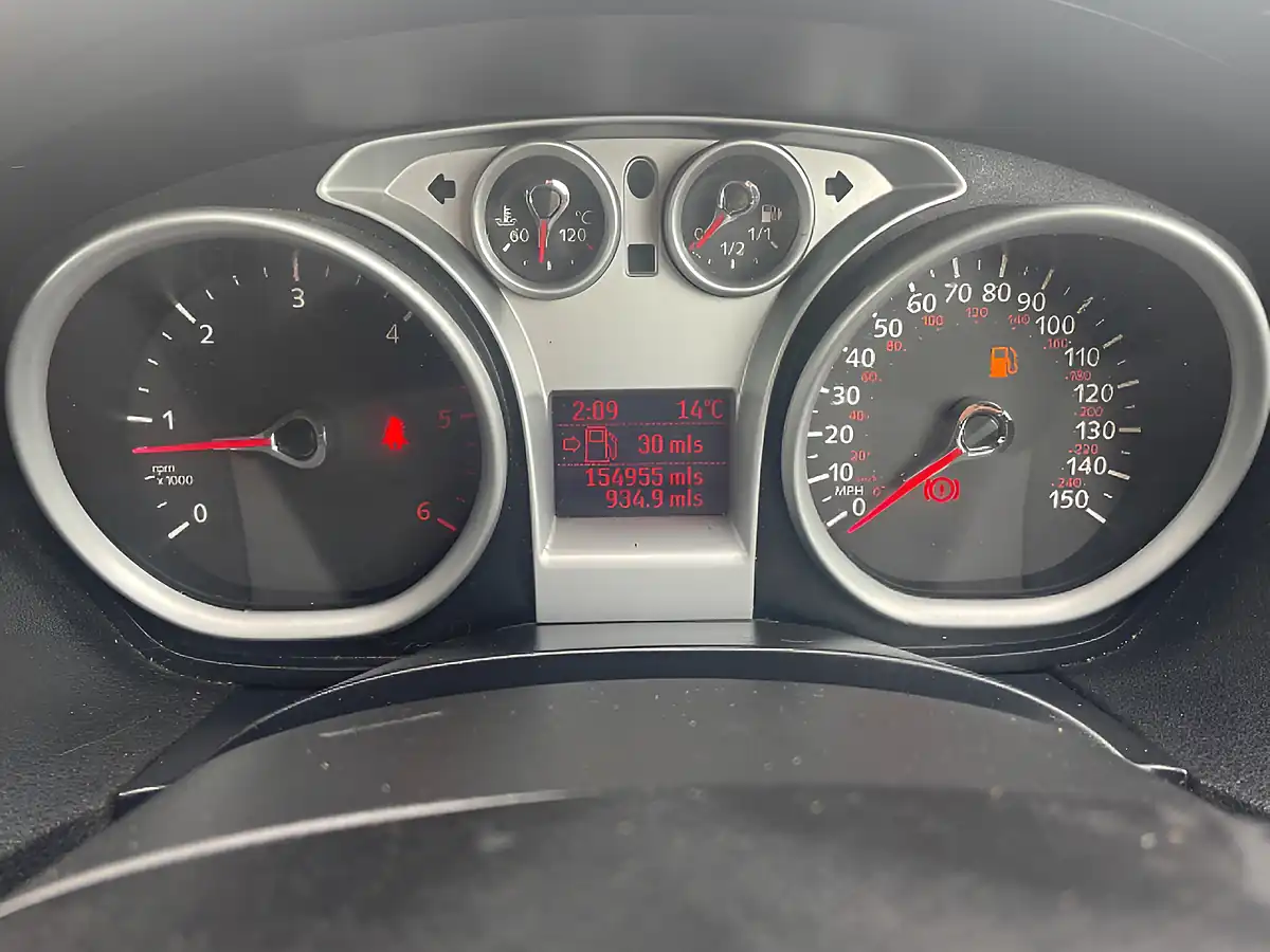 Used 2012 Ford Kuga Titanium Silver - Interior and Exterior details 16