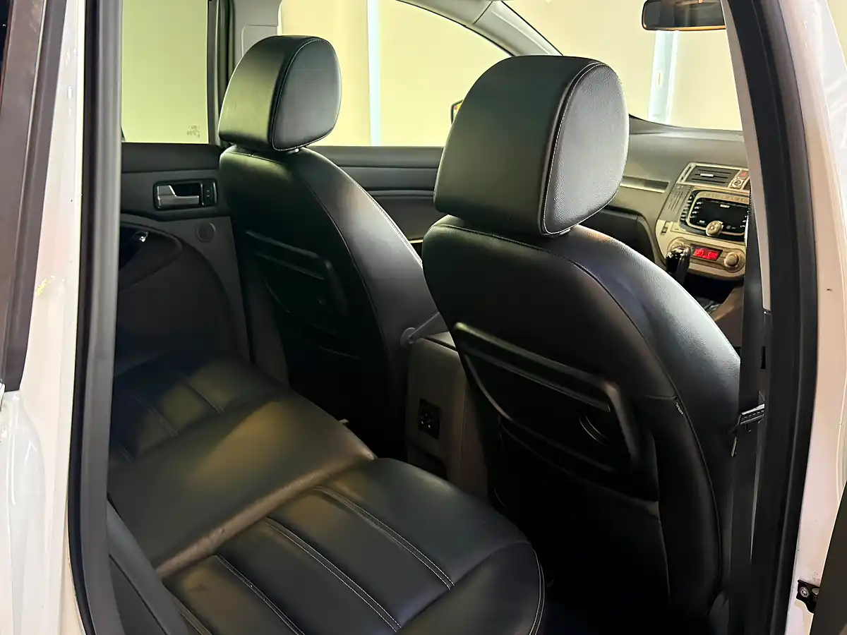 Used 2012 Ford Kuga Titanium X White - Interior and Exterior details 12