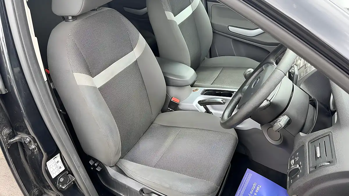 Used 2012 Ford Kuga Zetec Black - Interior and Exterior details 11