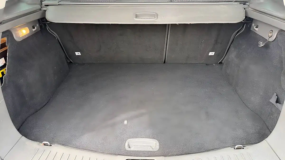 Used 2012 Ford Kuga Zetec Black - Interior and Exterior details 13