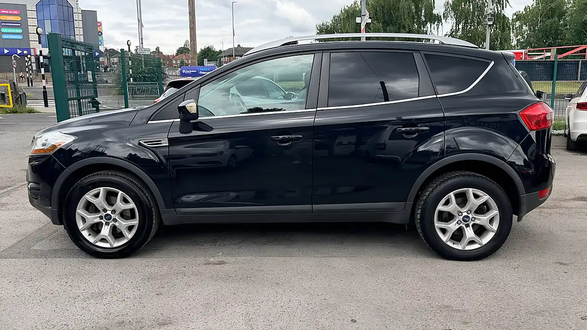 Used 2012 Ford Kuga Zetec Black - Interior and Exterior details 6
