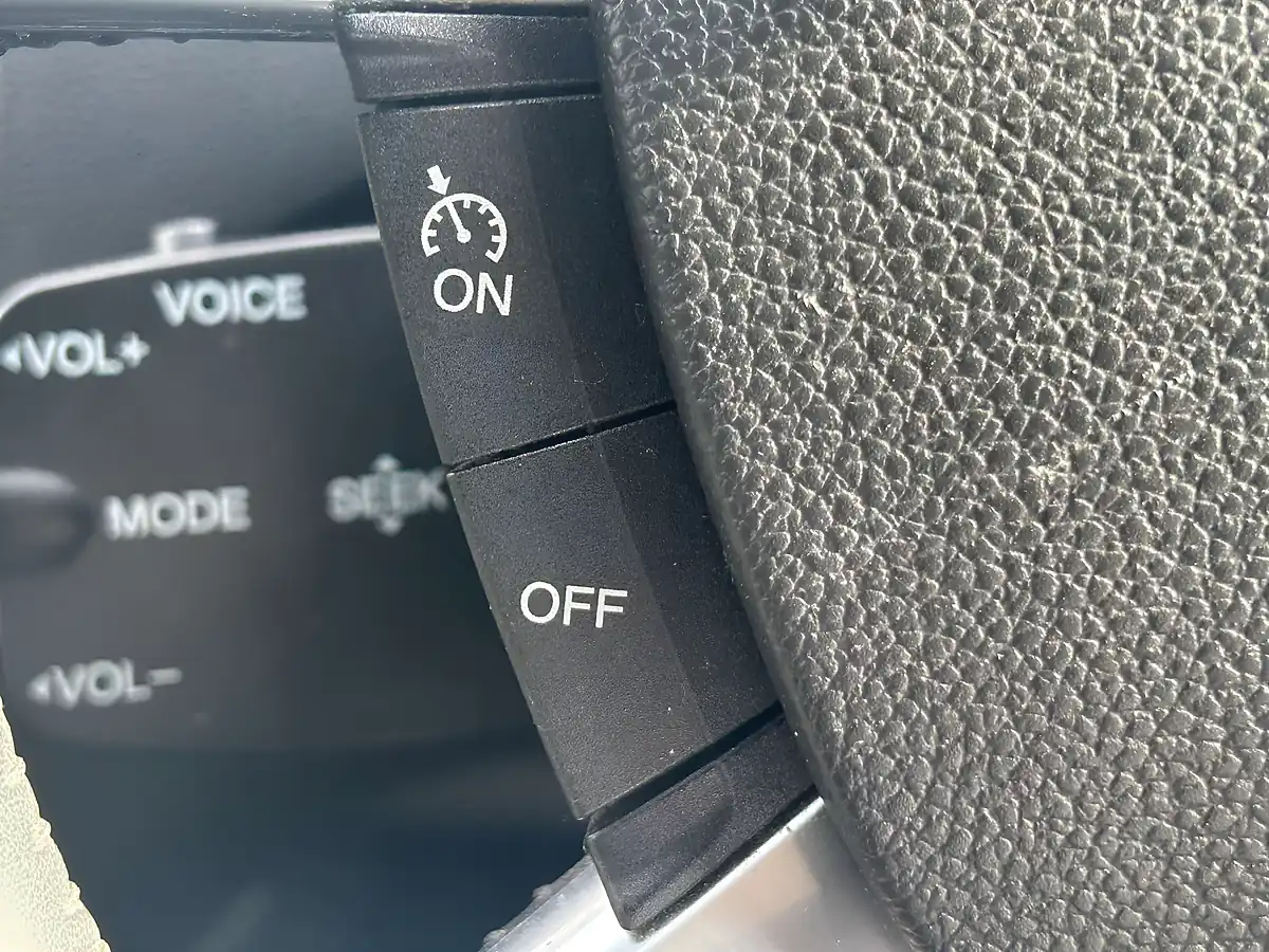 Used 2012 Ford Kuga Zetec Silver - Interior and Exterior details 16