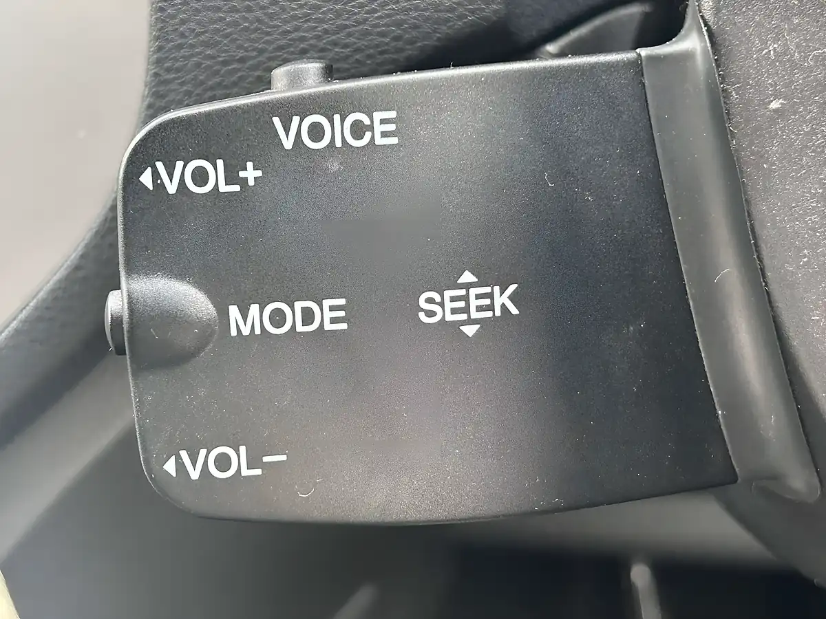 Used 2012 Ford Kuga Zetec Silver - Interior and Exterior details 17
