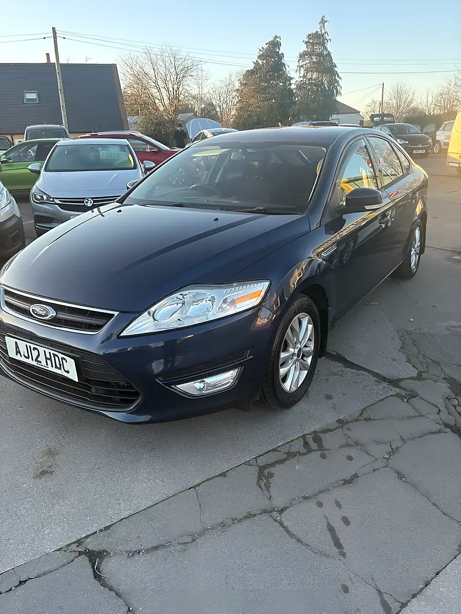 Used 2012 Ford Mondeo Zetec Blue - Interior and Exterior details 2