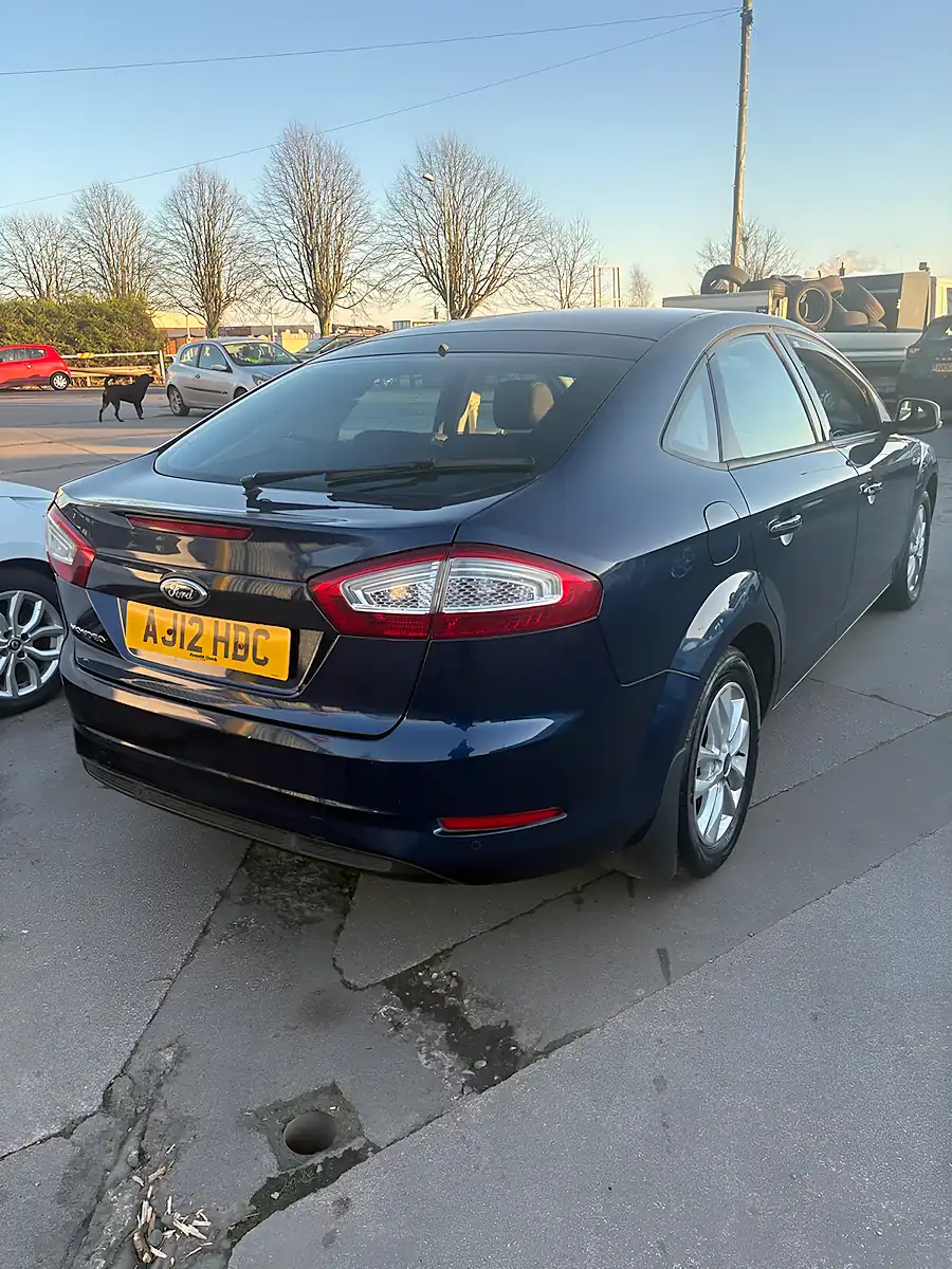 Used 2012 Ford Mondeo Zetec Blue - Interior and Exterior details 4