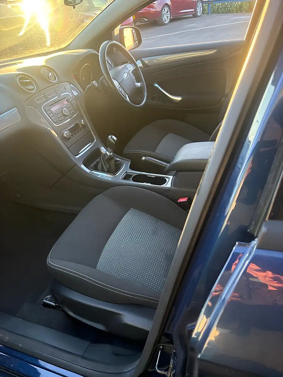 Used 2012 Ford Mondeo Zetec Blue - Interior and Exterior details 5