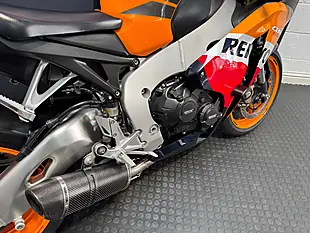 Used 2012 Honda CBR1000RR Fireblade - Interior and Exterior details 10