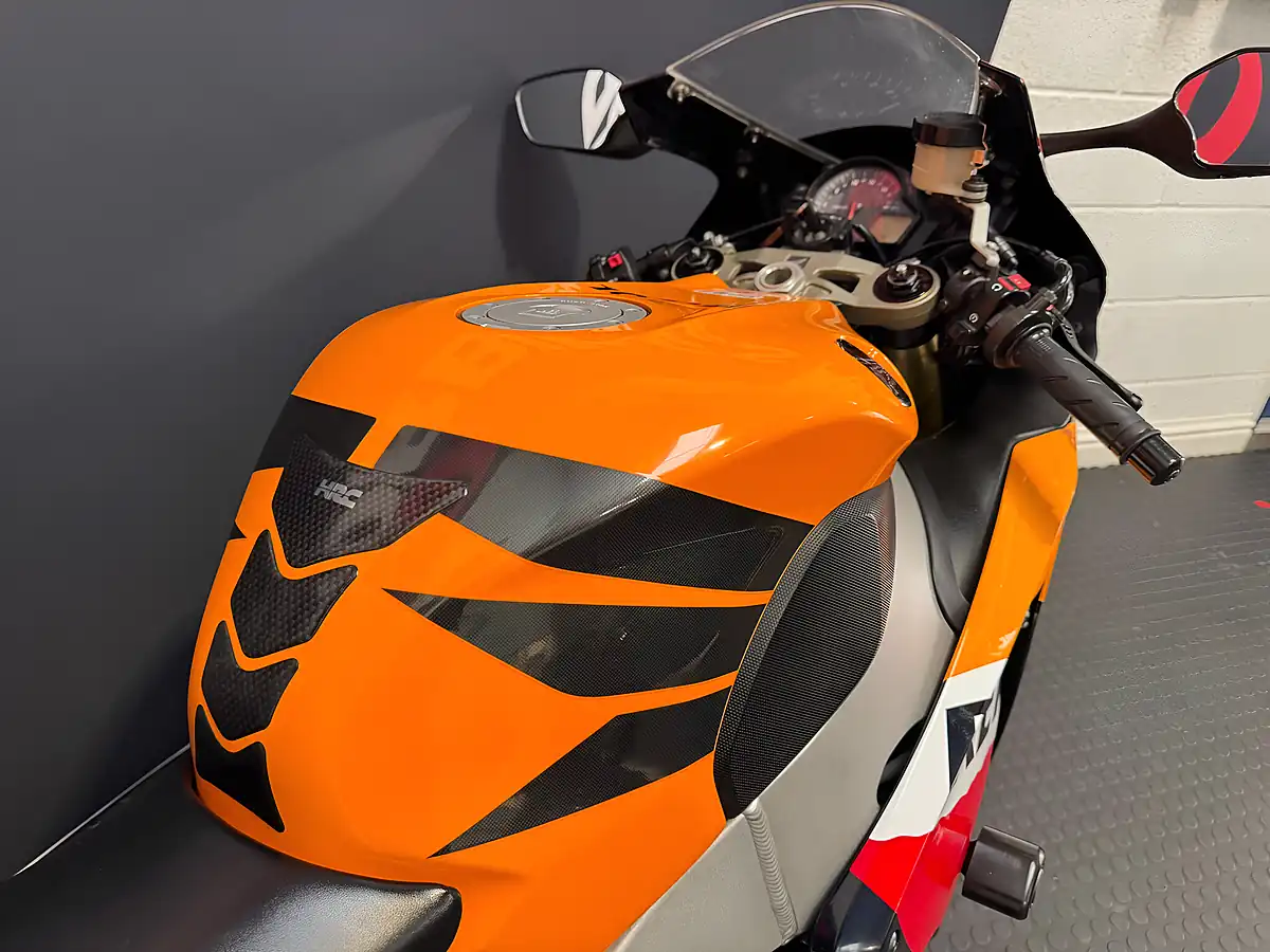 Used 2012 Honda CBR1000RR Fireblade - Interior and Exterior details 12
