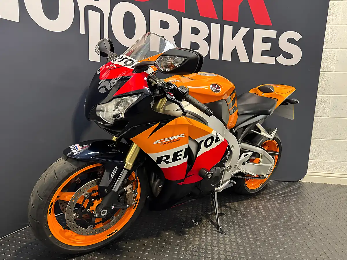 Used 2012 Honda CBR1000RR Fireblade - Interior and Exterior details 14