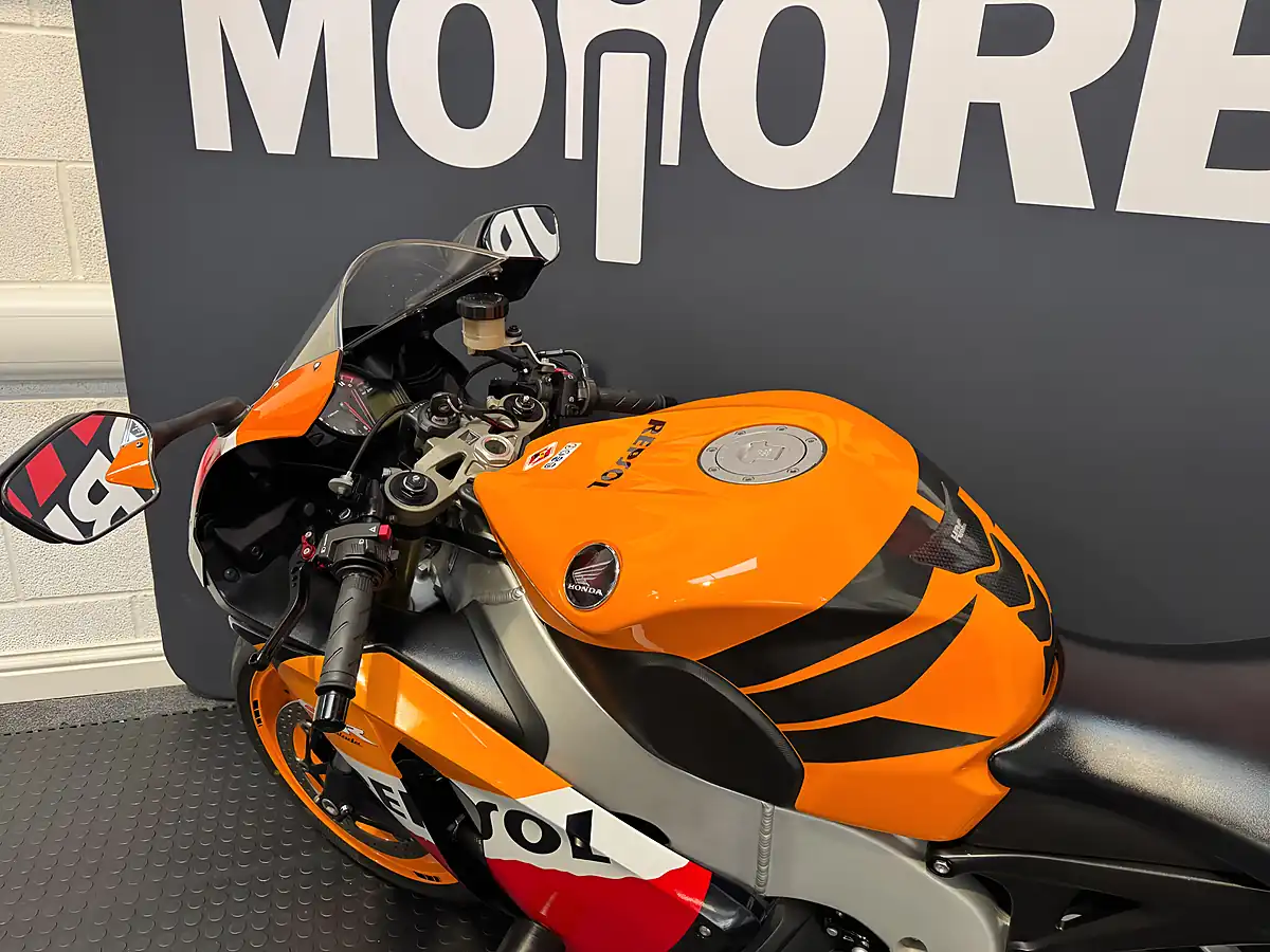 Used 2012 Honda CBR1000RR Fireblade - Interior and Exterior details 17
