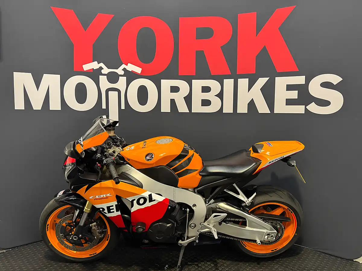 Used 2012 Honda CBR1000RR Fireblade - Interior and Exterior details 2