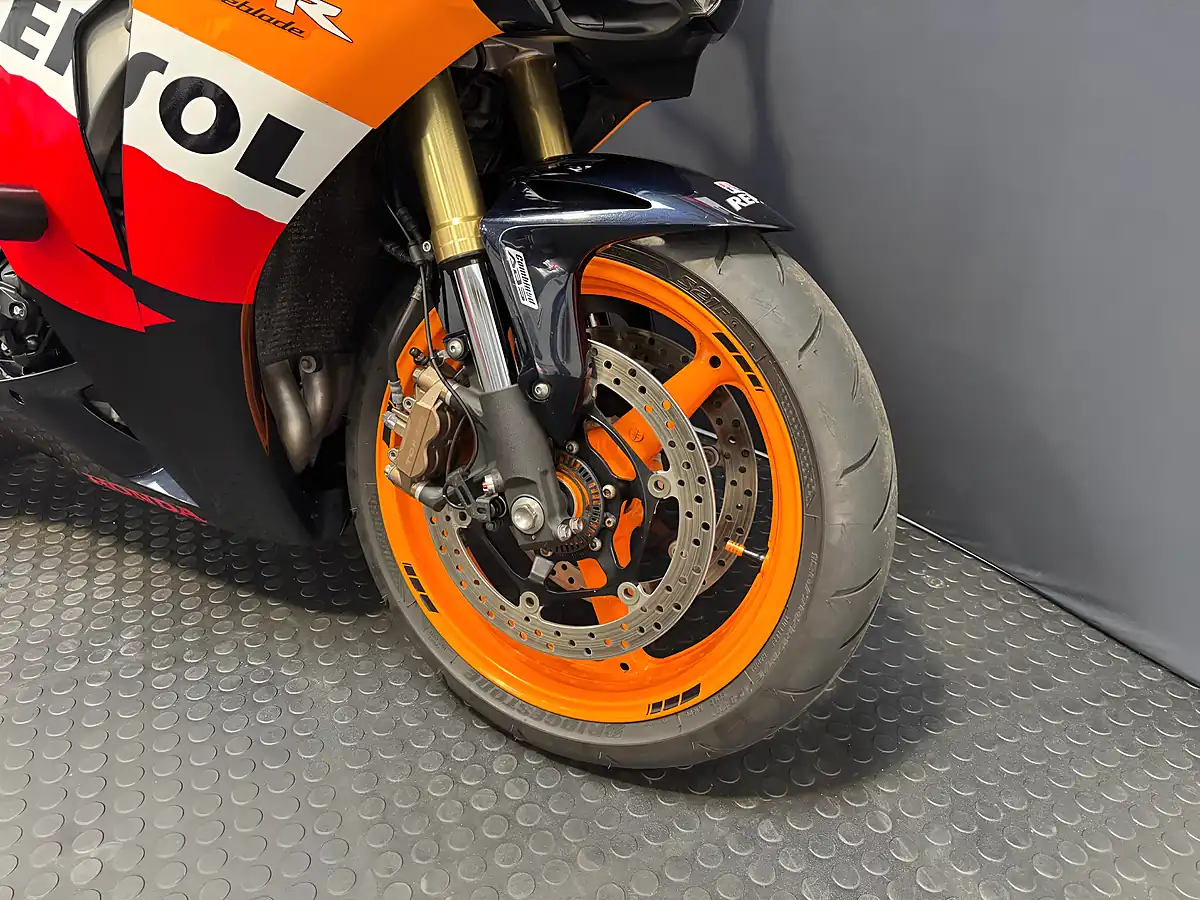 Used 2012 Honda CBR1000RR Fireblade - Interior and Exterior details 6