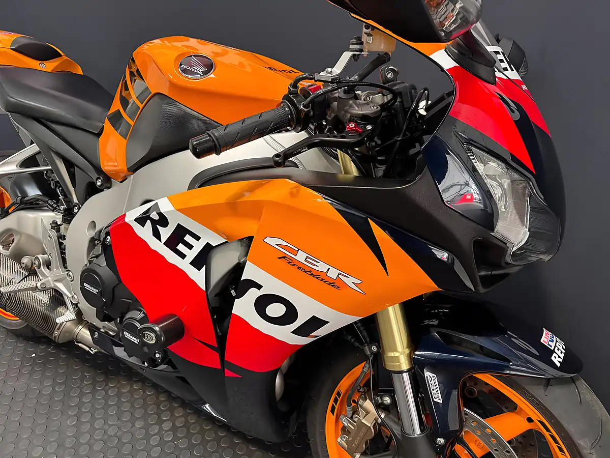 Used 2012 Honda CBR1000RR Fireblade - Interior and Exterior details 8