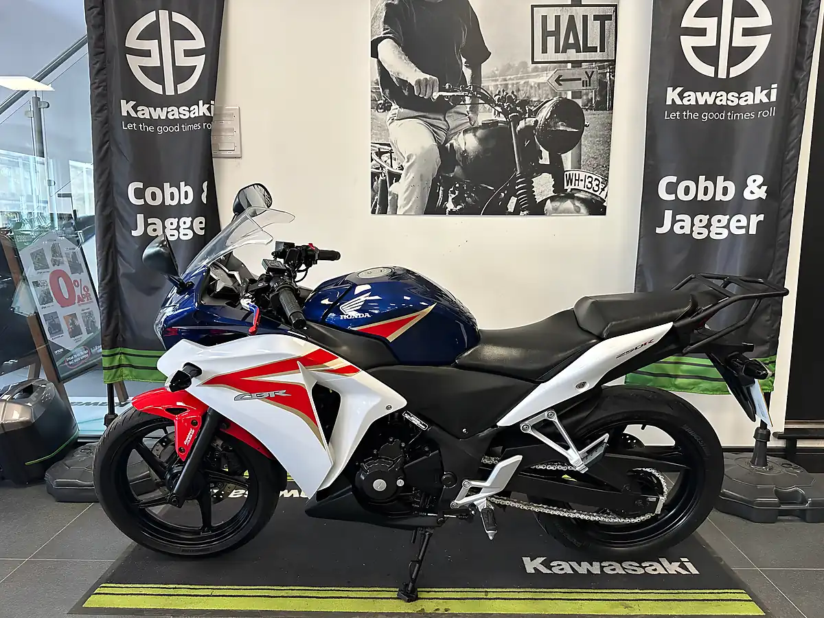 Used 2012 Honda CBR250R Sports Blue - Interior and Exterior details 11