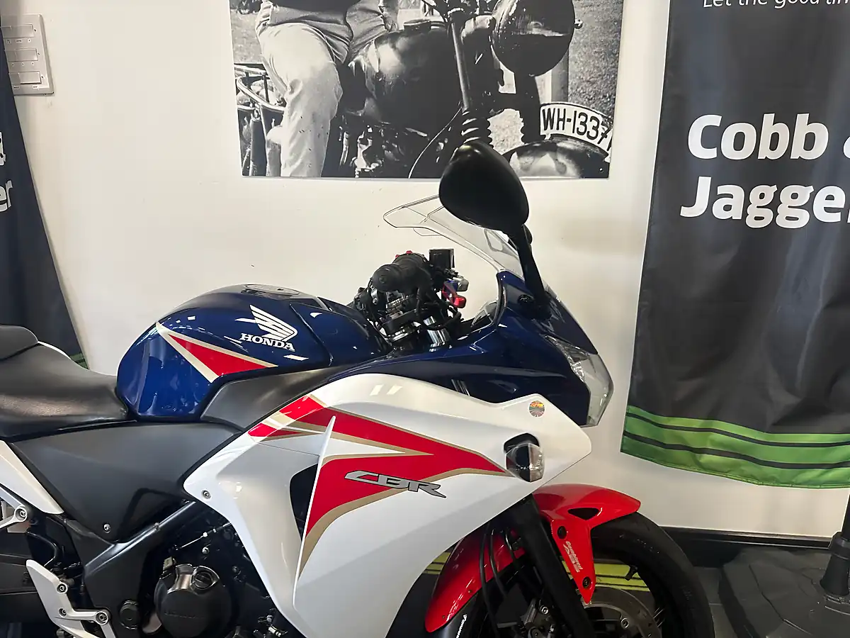 Used 2012 Honda CBR250R Sports Blue - Interior and Exterior details 7