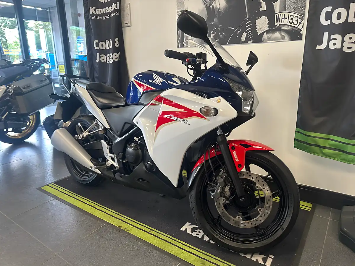 Used 2012 Honda CBR250R Sports Blue - Interior and Exterior details 8