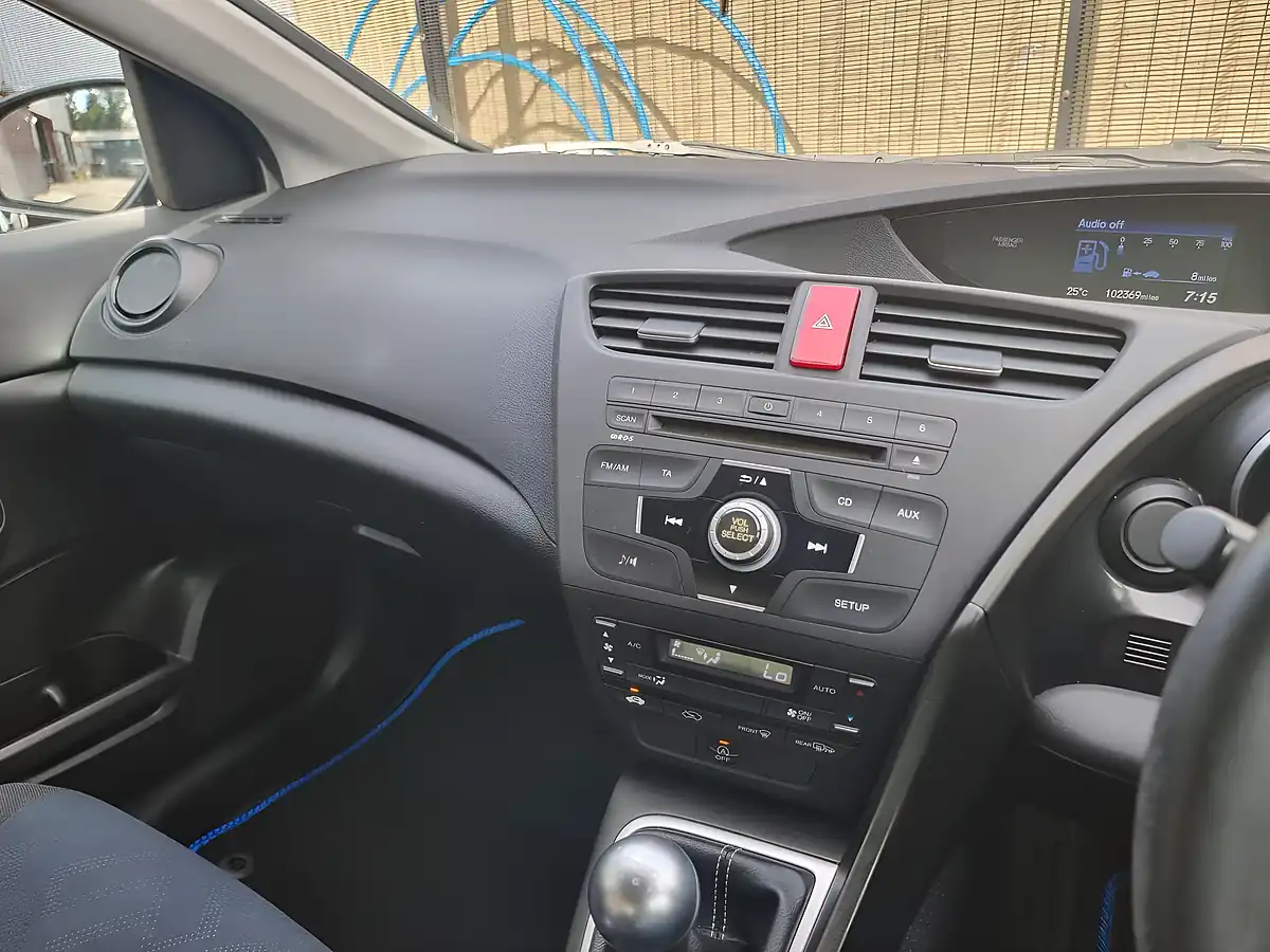 Used 2012 Honda Civic Se Euro 5 Green - Interior and Exterior details 18