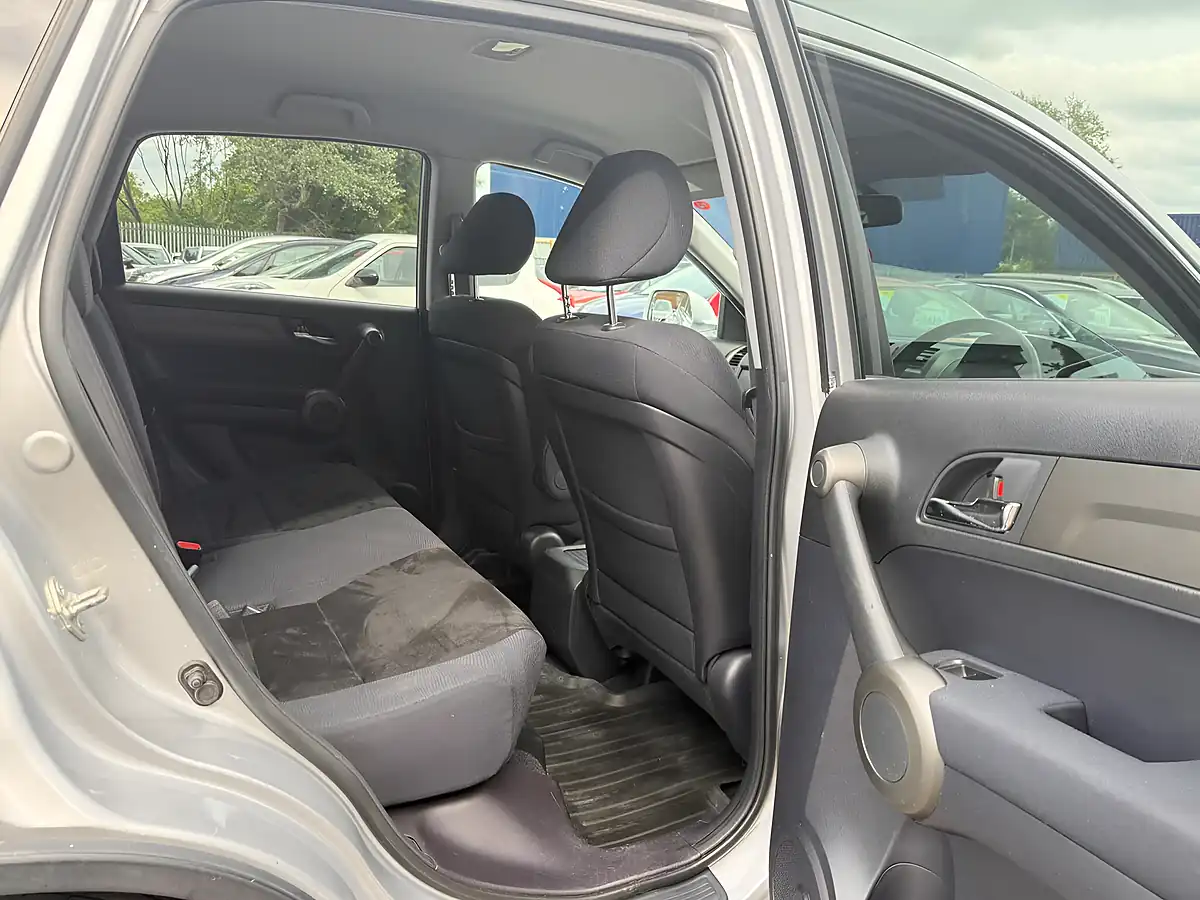 Used 2012 Honda Cr-V Se Plus Silver - Interior and Exterior details 10