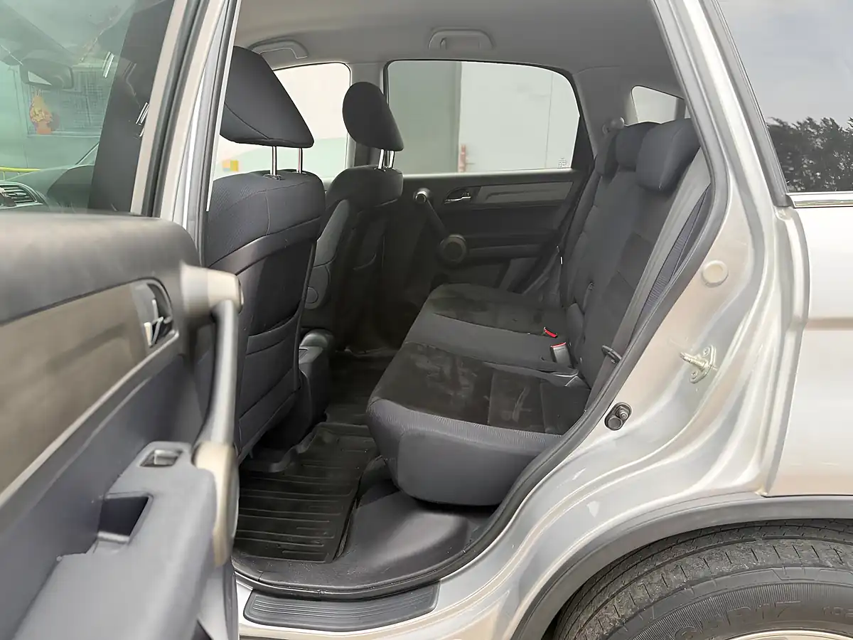 Used 2012 Honda Cr-V Se Plus Silver - Interior and Exterior details 11
