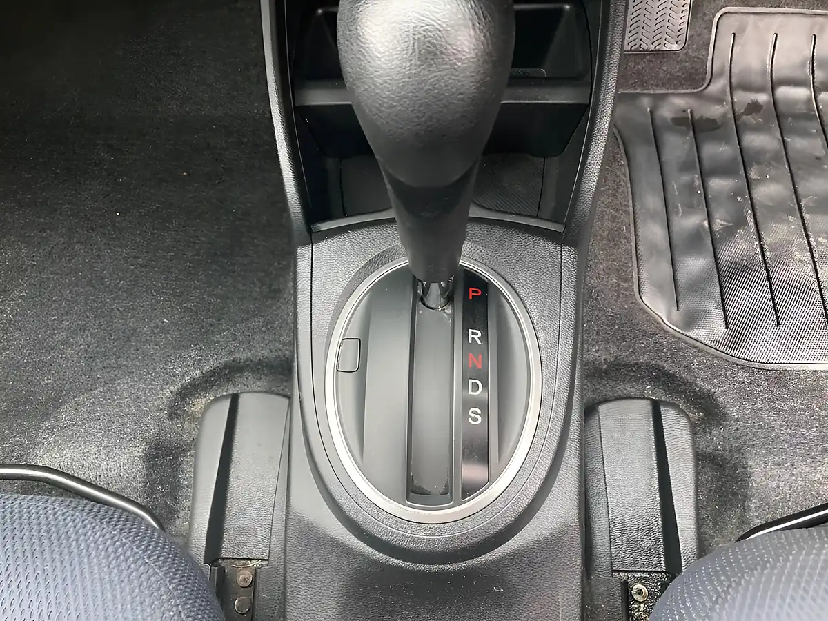 Used 2012 Honda Jazz Es Blue - Interior and Exterior details 18