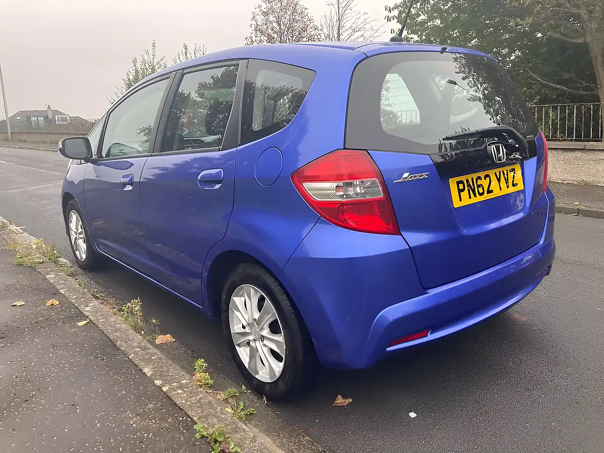 Used 2012 Honda Jazz Es Blue - Interior and Exterior details 5