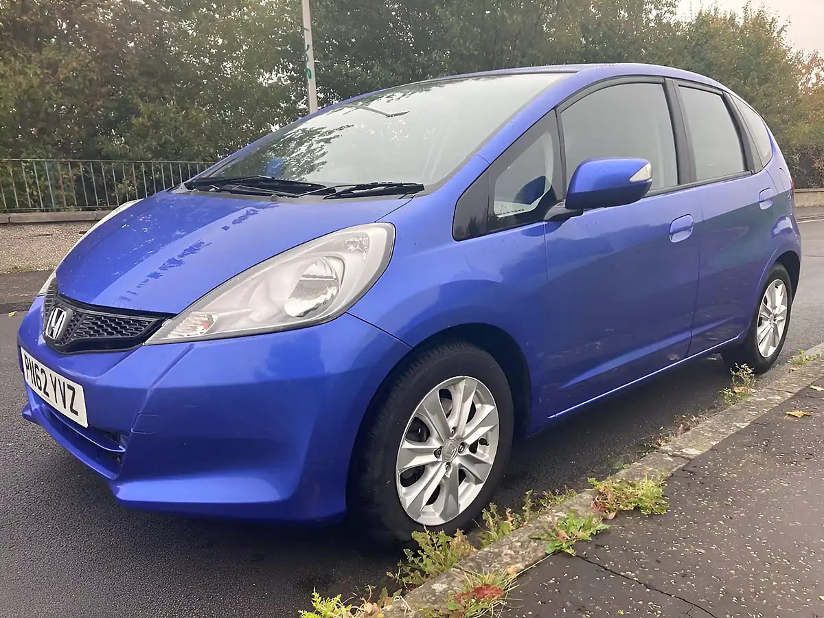Used 2012 Honda Jazz Es Blue - Interior and Exterior details 7