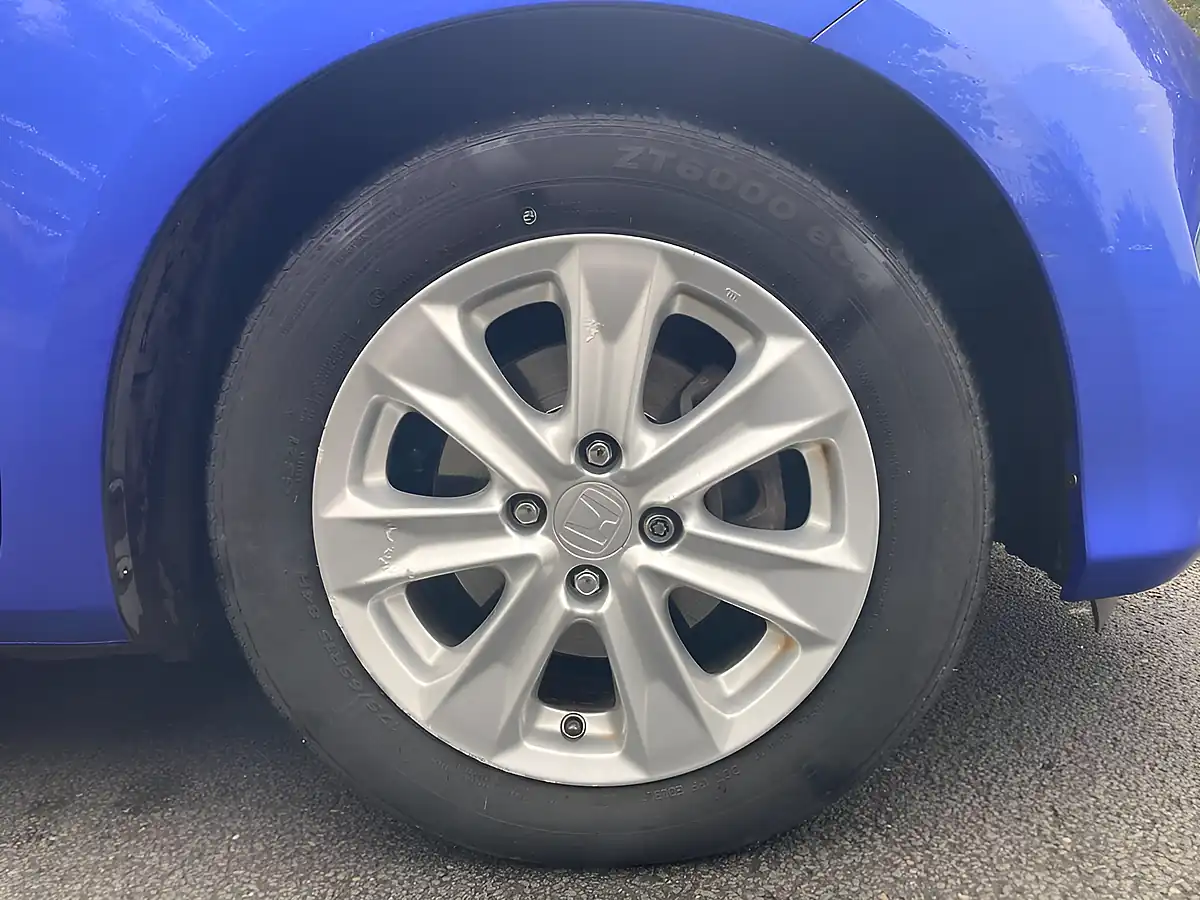 Used 2012 Honda Jazz Es Blue - Interior and Exterior details 9