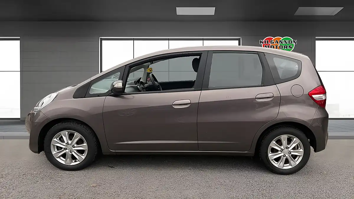 Used 2012 Honda Jazz Es Brown - Interior and Exterior details 3