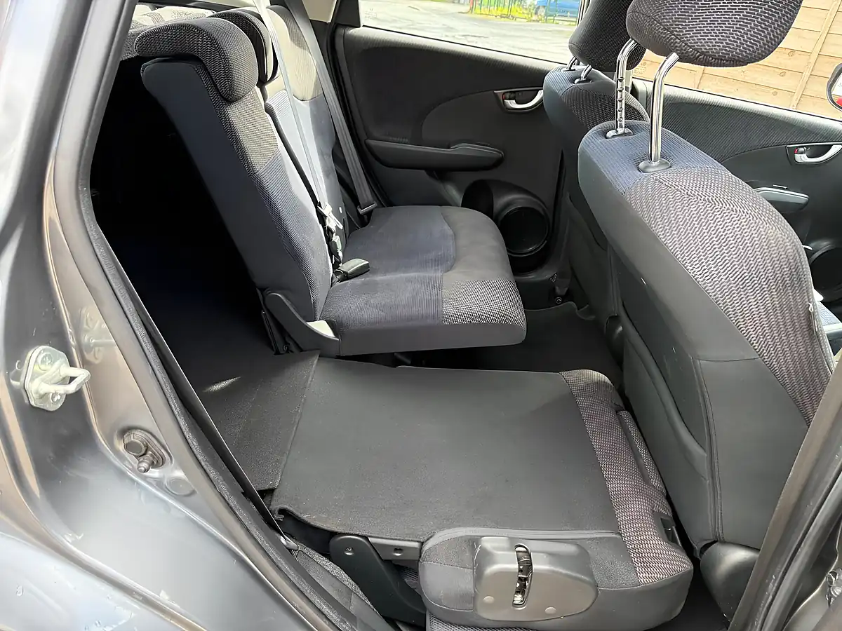 Used 2012 Honda Jazz Es Grey - Interior and Exterior details 12